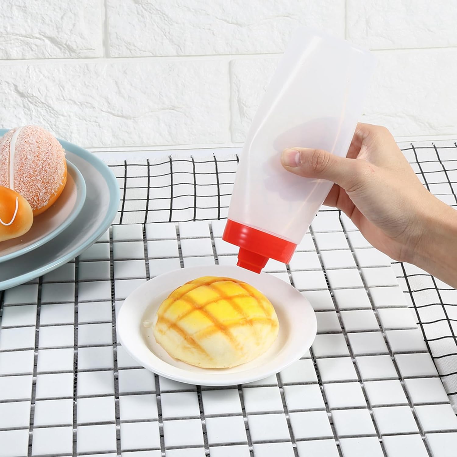 Noonedibs - Condiment Squeeze Bottles Standout