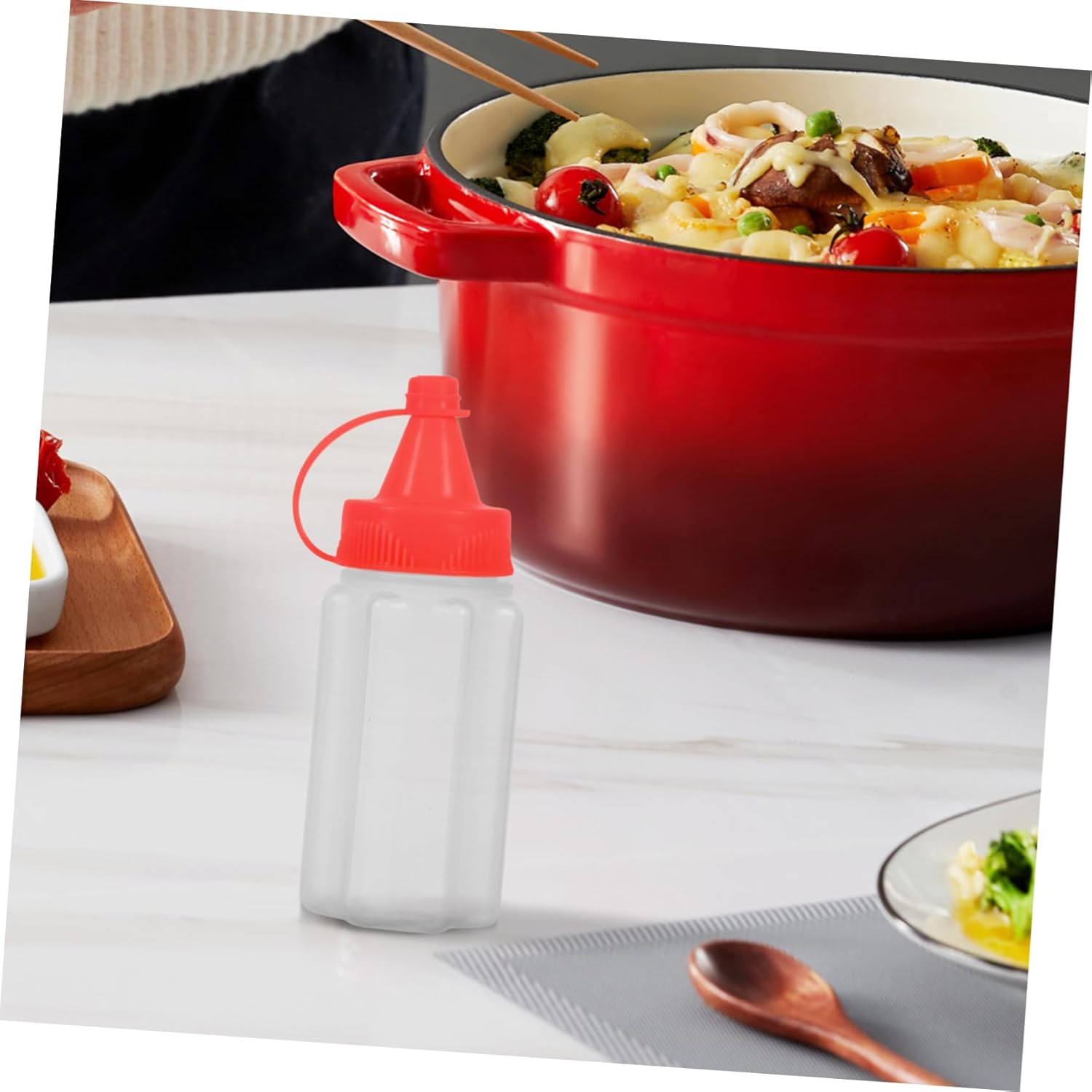 Transform Your Dining Table with Compact Leak-Proof Condiment Containers