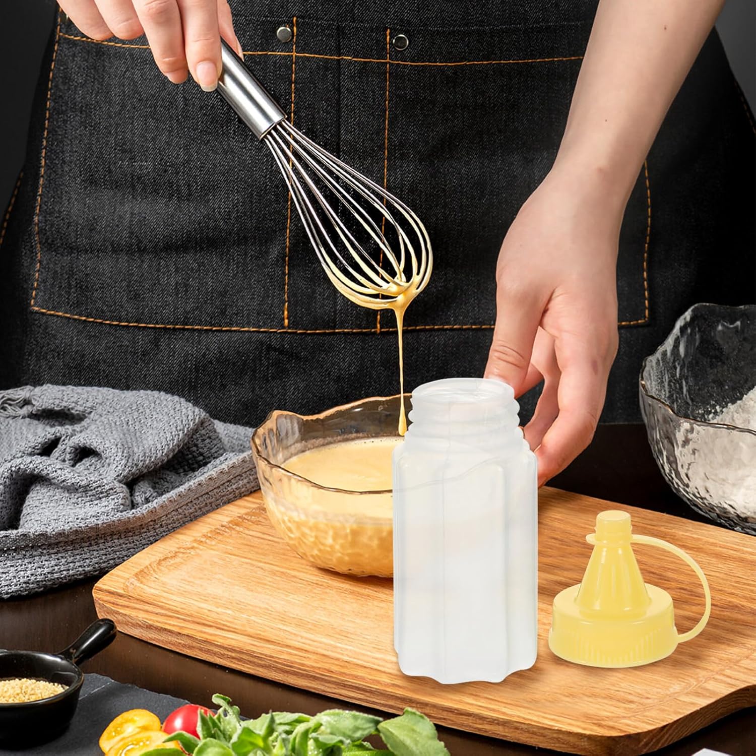 Mobestech 4-Pack Smeber Squeeze Bottles - Durable BPA-Free Ideal Kitchen Essential