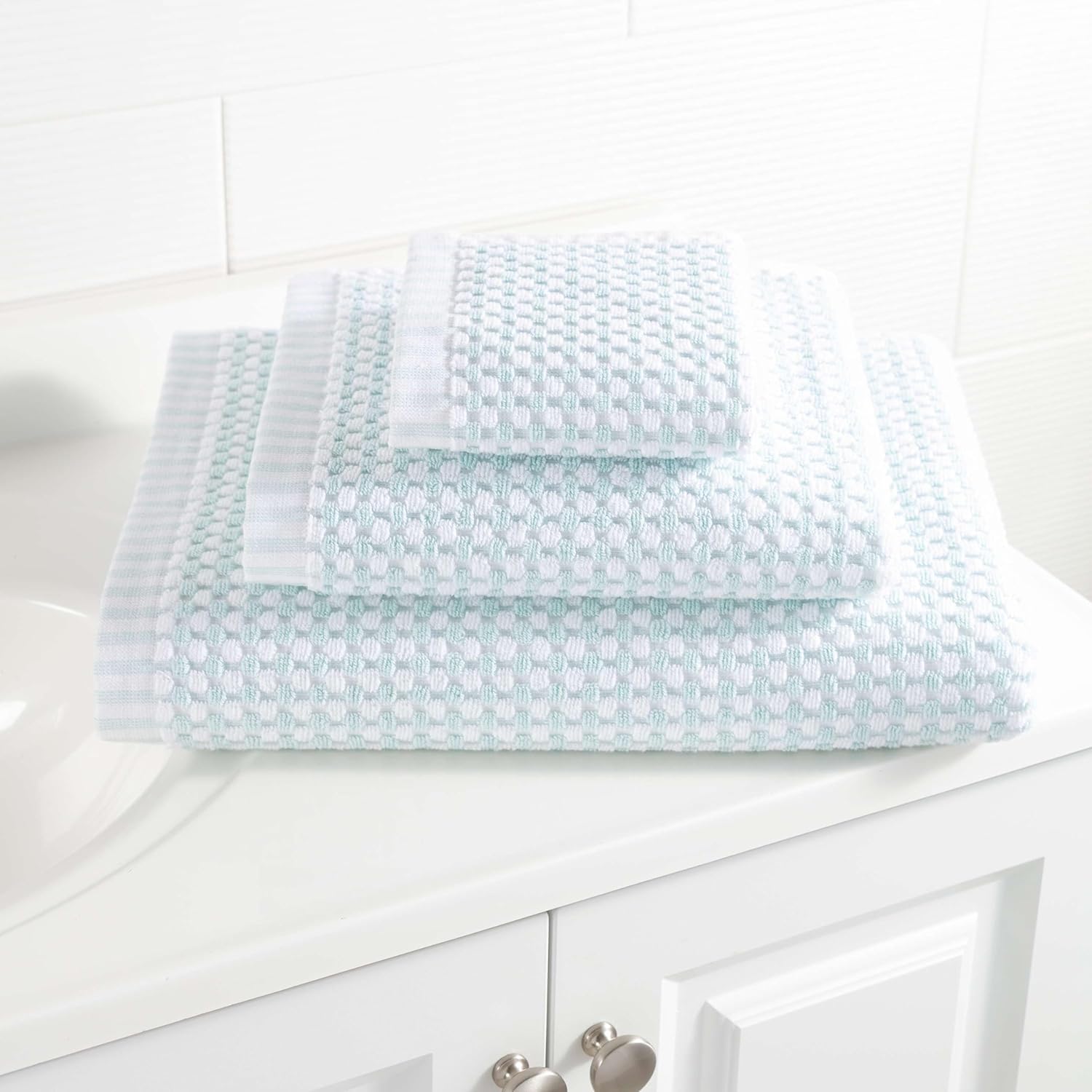 Plush White Washcloth Soft Towel Design