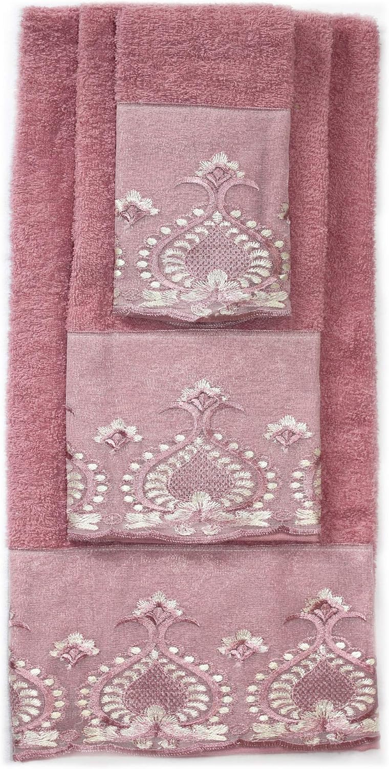 Relaxing bath experience with Daniels bath towels
